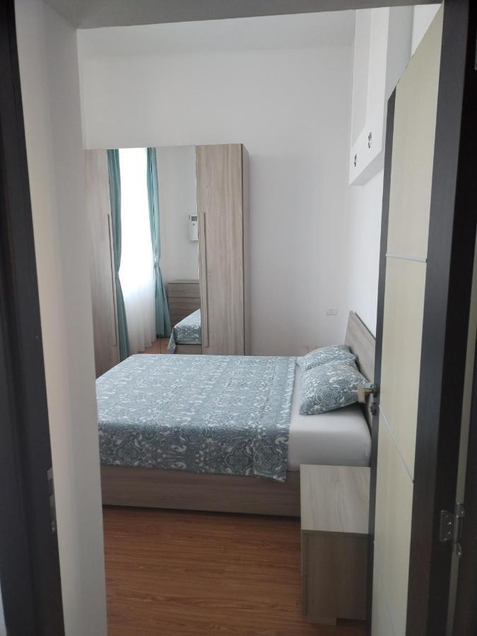 Apartament Nimfea Lägenhet Oradea Exteriör bild